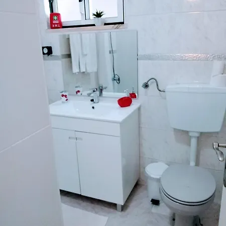 Jb House Назаре